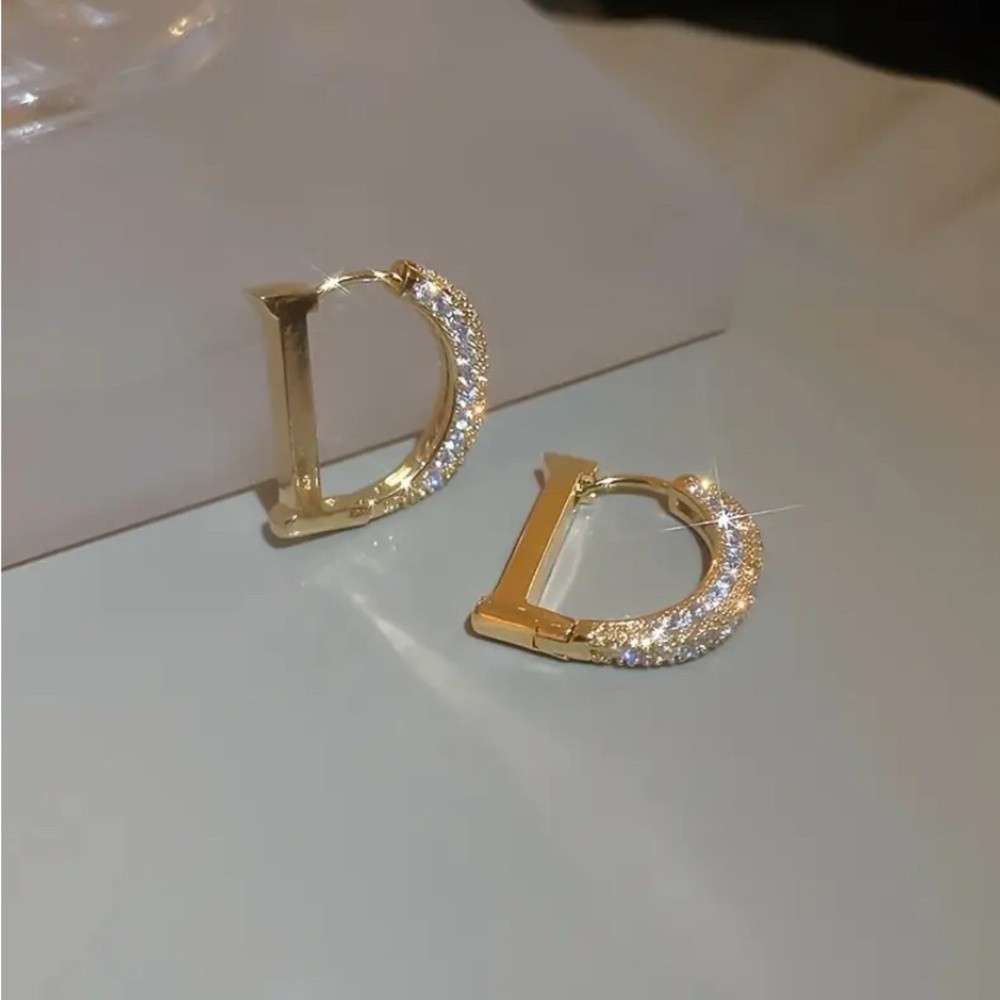 ⭐️NEW⭐️Gold Letter D Earring Hoop Style w Rhinestone •Designer Look Inspired